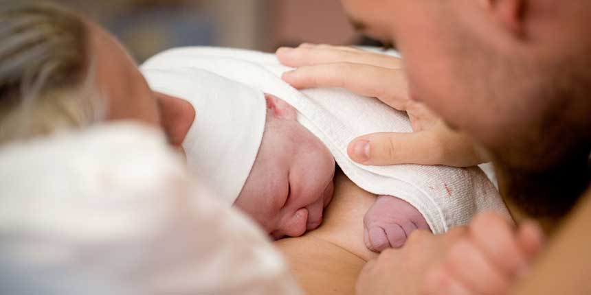 Erstes Babyfoto aus dem Kreißsaal